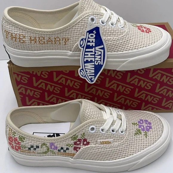 Vans WMNS Cream Floral Sneakers Authentic 44 D
Stitched Together Classic - Picture 2 of 16